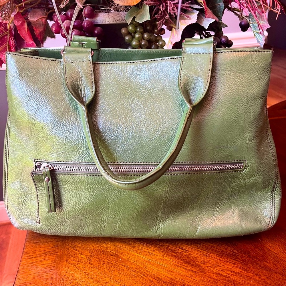 Kenneth Cole Vintage Forest Green Leather Tote w/Steve Madden Floral Pouch (EUC)
